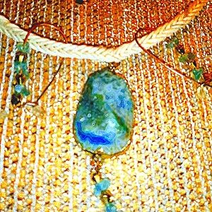 Handmade 100% dragon vein agate lined with 18k gold pendant, 100% hemp necklace